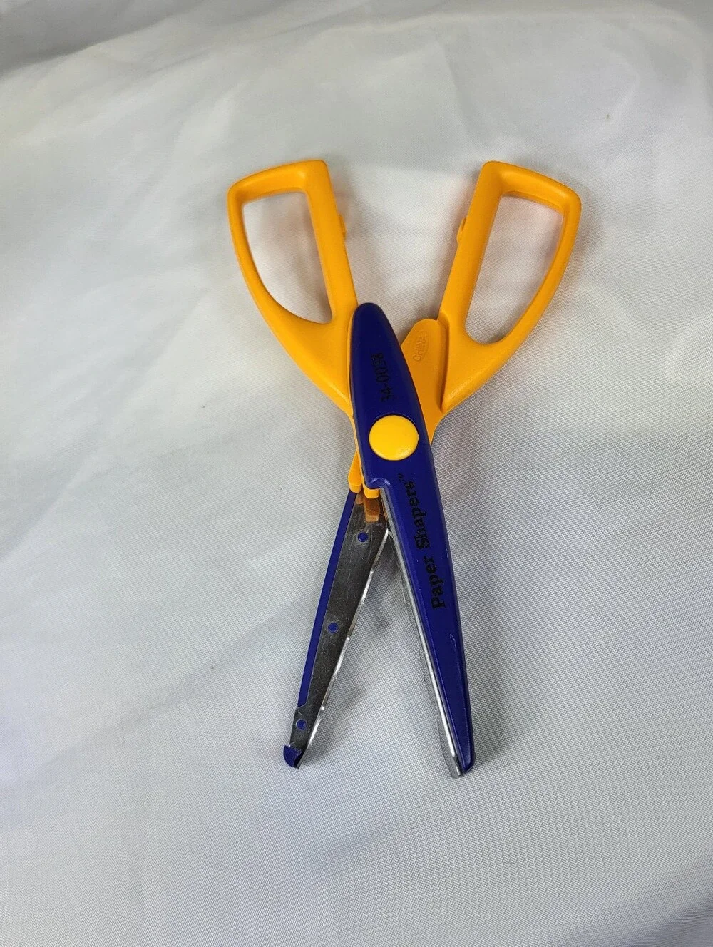 Provo Craft Model 34-0038 Paper Shapers Scrapbooking Scissors